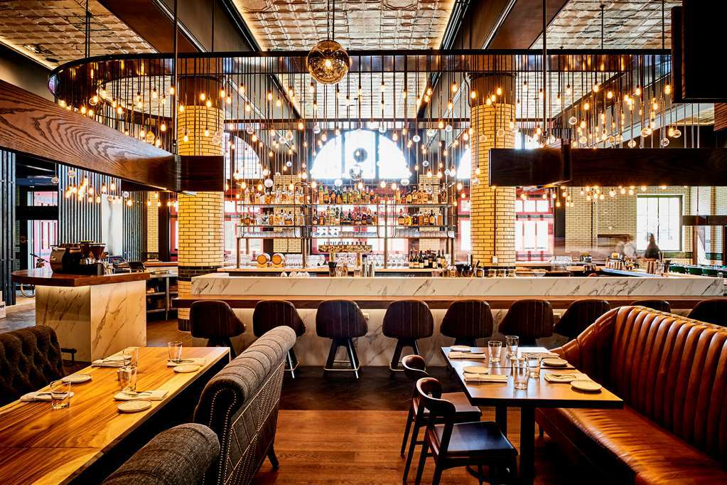 Detroit Foundation Hotel المطعم الصورة