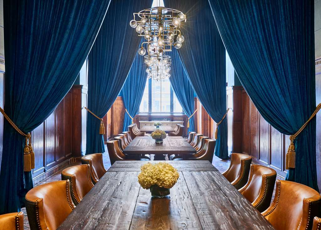 Detroit Foundation Hotel المطعم الصورة